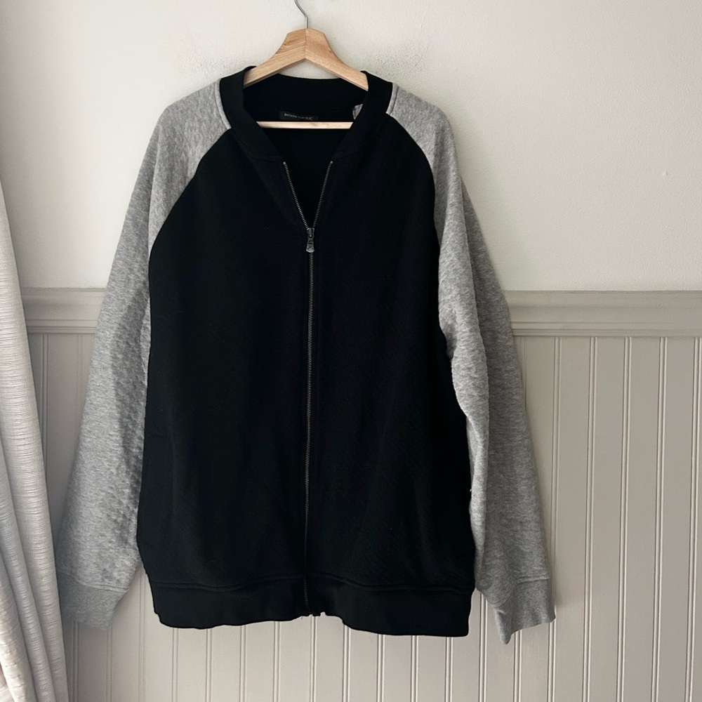Y2K Banana Republic XXL Black and Gray Zip-Up Quilted Sleeves Sweater
